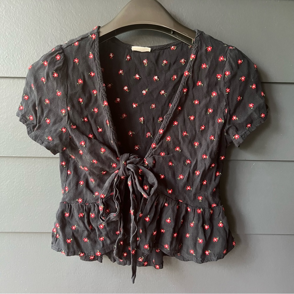 Brandy Melville Blouse